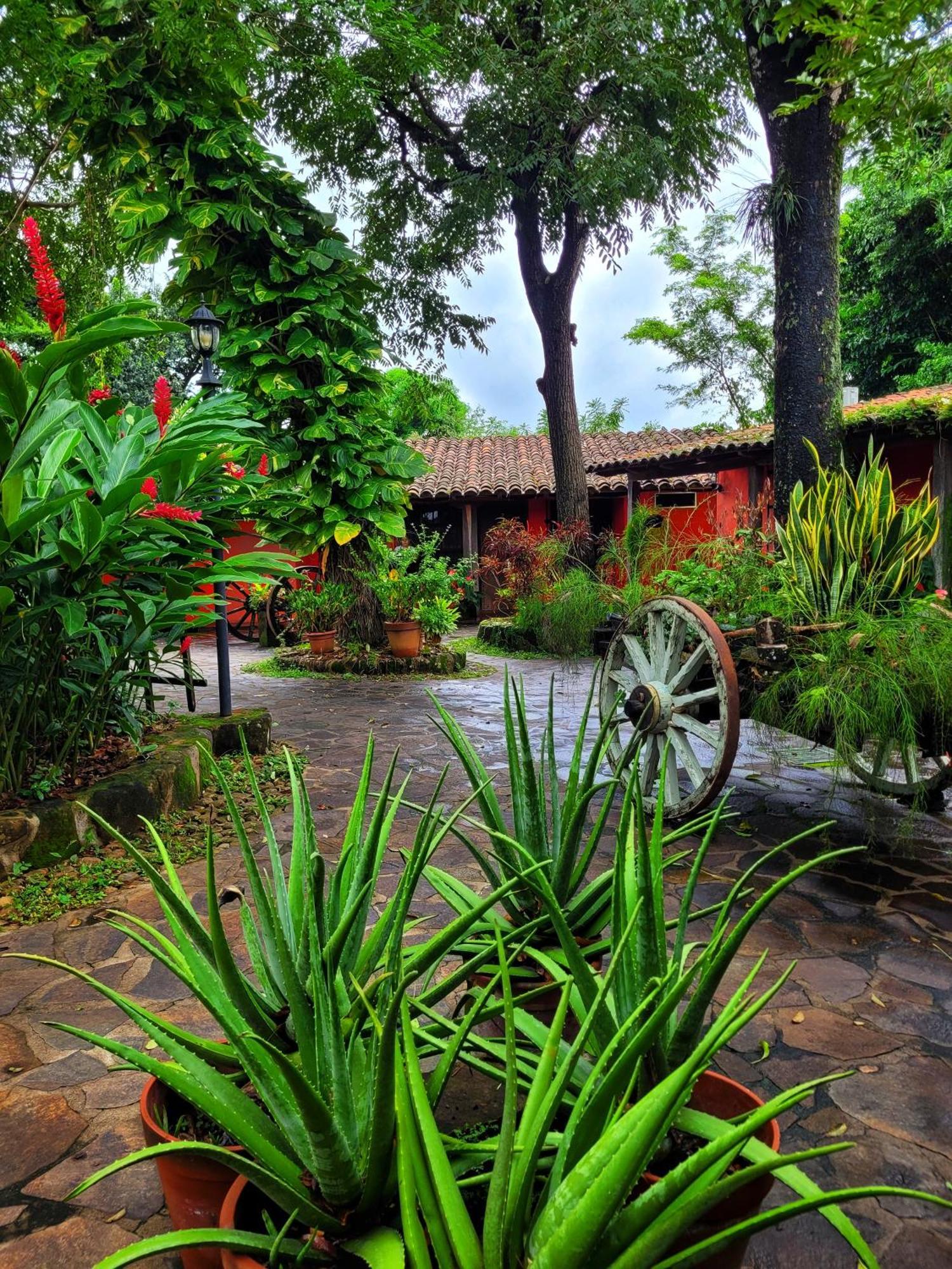 El Tejado Hotel Suchitoto Luaran gambar